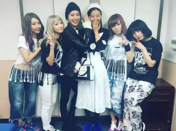 戸田恵梨香、SCANDALライブに参戦　「さすが親友」ファンも納得のショット