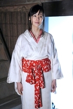 小西真奈美、『スミカスミレ』で化け猫役に初挑戦　妖艶な着物姿で関西弁炸裂