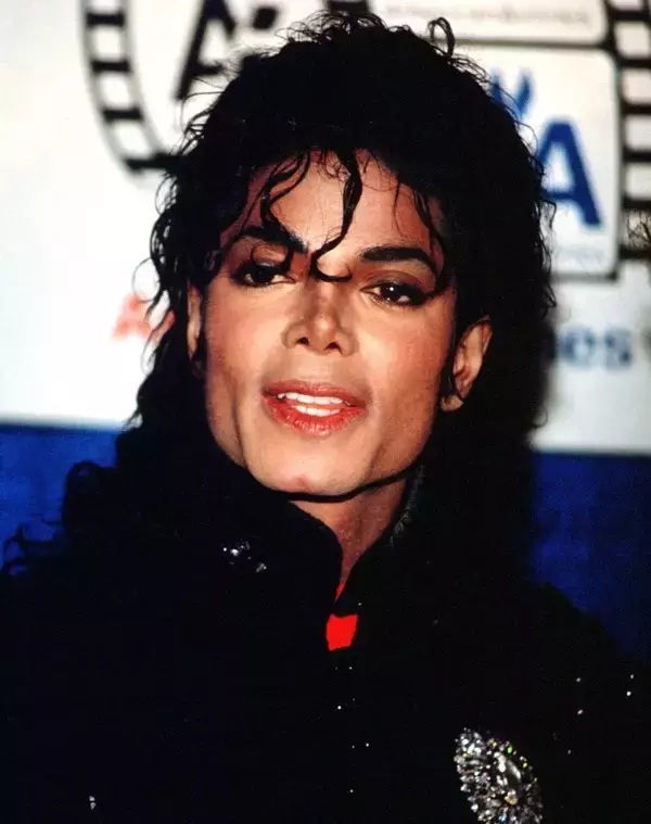 マイケル・ジャクソンに秘密の恋？元恋人を名乗る女性が暴露本出版