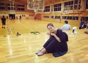 佐々木希、10年以上ぶりに母校へ「甥っ子のバスケ姿に感動」