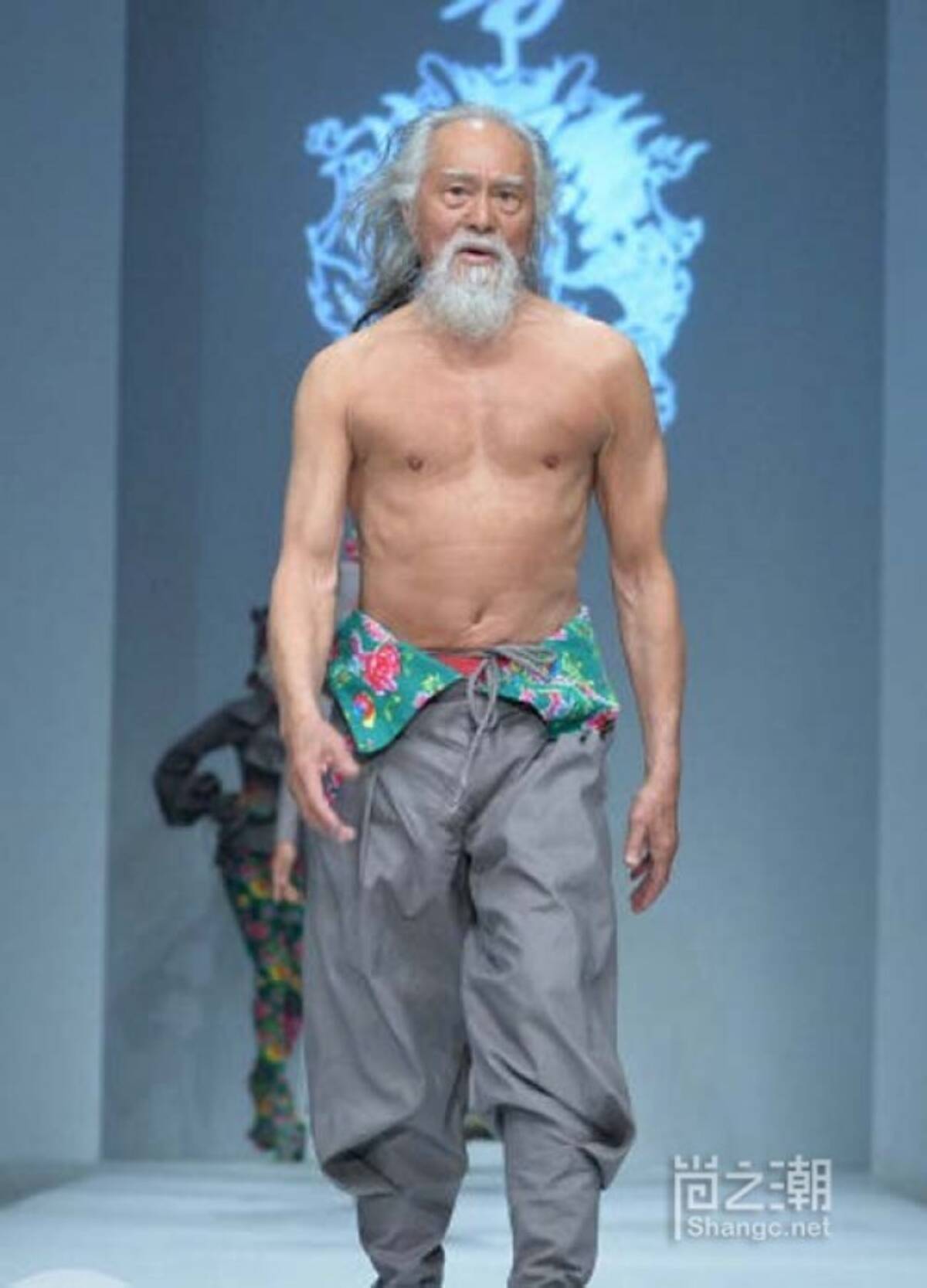 世界一ホットなおじいちゃん 80代男性モデルがランウェイでキメる 2016年10月19日 エキサイトニュース