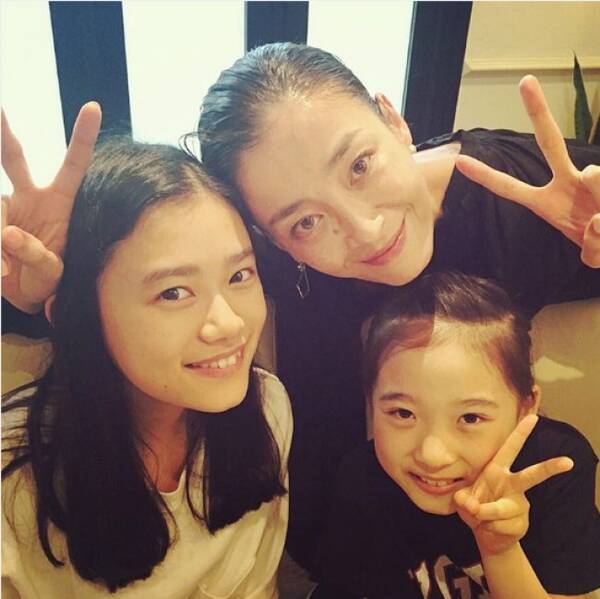 杉咲花 宮沢りえ 伊東蒼とともに 家族ショット 公開 16年11月14日 エキサイトニュース 杉咲花 宮沢りえ 伊東蒼とともに 家族ショット 公開 16年11月14日 エキサイトニュース