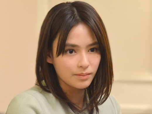 高梨臨 田中圭と パンチの効いた 顔交換 17年4月5日 エキサイトニュース