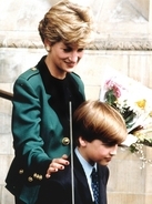 英ウィリアム王子、ダイアナ妃の死から20年「母に子供達の成長を見てほしかった」