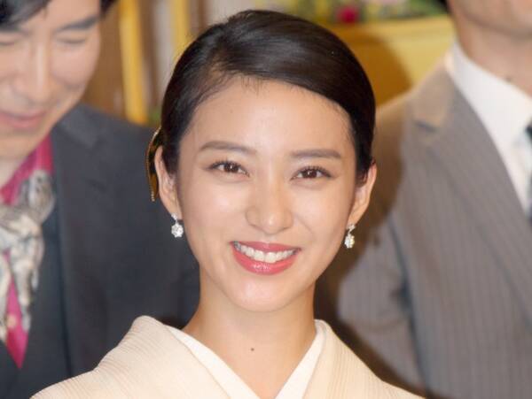 黒革の手帖 武井咲vs仲里依紗 悪女の闘いに滝藤賢一も参戦 ゲスくてドロドロ 17年8月4日 エキサイトニュース