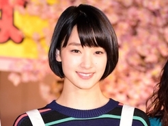 そこまで脱ぐ ゲス極 美人ドラマー 全脱ぎ披露で視聴者騒然 18年4月18日 エキサイトニュース