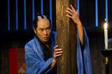 「豊川悦司、粘着質な上司を“男色”風に演じる『パンク侍、斬られて候』」の画像1