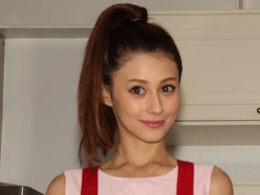 ダレノガレ明美 突然のショートヘアが大好評 美女ではなくイケメン 17年8月7日 エキサイトニュース