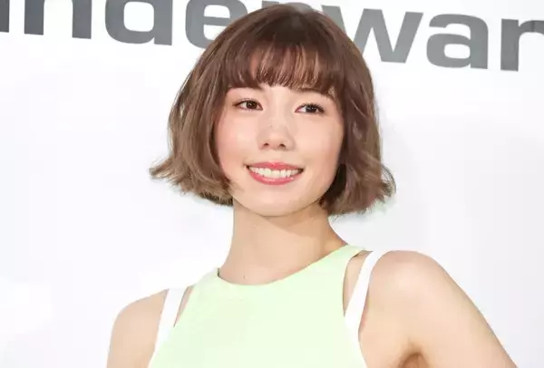仲里依紗、鍛えた“美背中”を披露「天使の羽が生えるように頑張ってる」