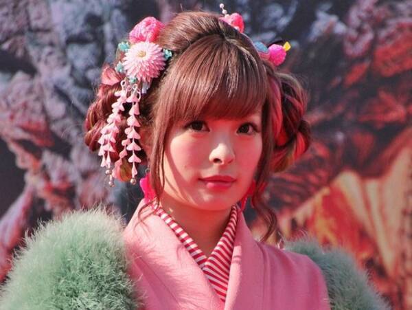 きゃりーぱみゅぱみゅがド派手な盛り髪カラフル4変化 ファンびっくり 18年11月19日 エキサイトニュース