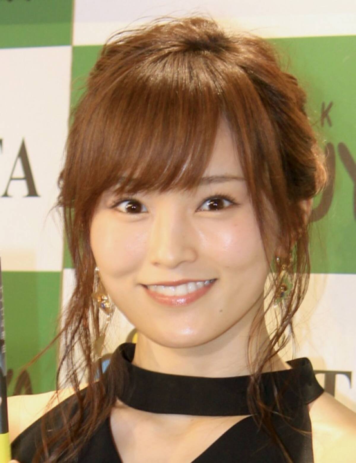 ソロ活動始動の山本彩 髪をバッサリ 久々のショートヘアがかわいい 19年1月5日 エキサイトニュース