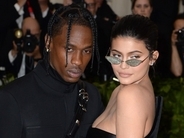 カイリー・ジェンナーが極秘結婚か、トラヴィス・スコットは“夫”