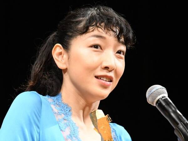 安藤サクラ 細野晴臣 オーラがすごい 万引き家族 2ショットに反響 19年3月19日 エキサイトニュース