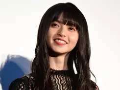 安藤サクラの髪を夫 柄本佑がカット 夫婦愛あふれる光景に反響 19年4月15日 エキサイトニュース