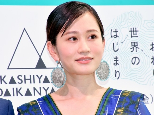 篠田麻里子 前髪アップの お家ヘア デコ出し可愛い と反響 年5月7日 エキサイトニュース