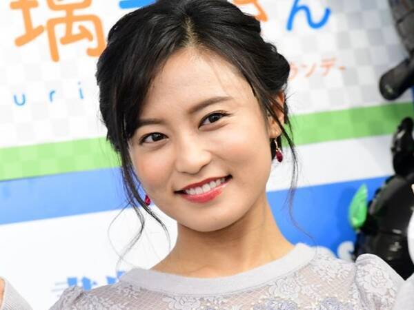 小島瑠璃子 水着姿のはじける笑顔ショット披露にファンため息 19年5月7日 エキサイトニュース