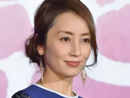 矢田亜希子 一目ぼれして購入したシャネルの靴を披露 着こなし最高 素敵な私服 の声 22年4月日 エキサイトニュース