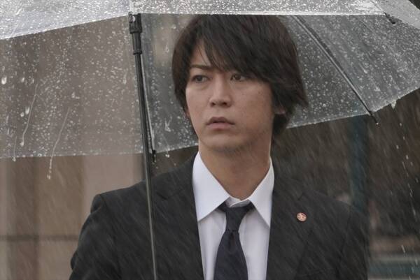 亀梨和也 雨に打たれ二階堂ふみを切なく思う ストロベリーナイト サーガ 場面写真公開 19年5月22日 エキサイトニュース