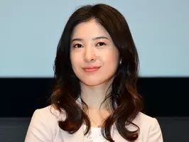 向井理 窓に映る横顔もかっこよすぎ くつろぎオフショットに反響 顔ちっちゃ 21年5月25日 エキサイトニュース