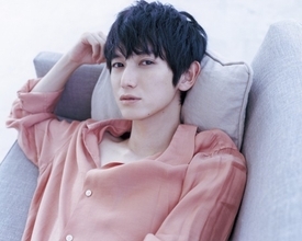 本郷奏多と“365日一緒に朝を迎える” 2020年カレンダー発売決定