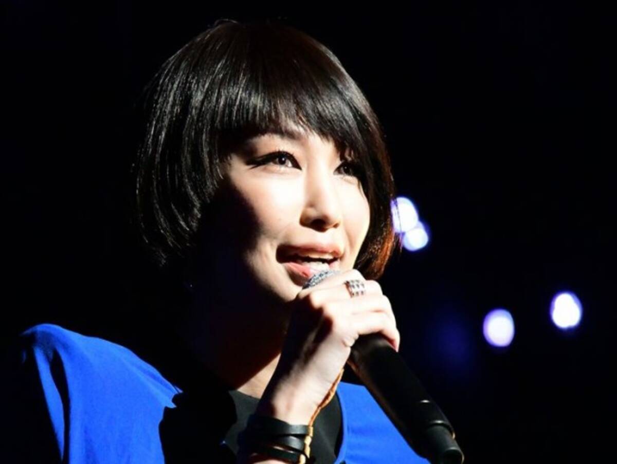 中島美嘉 イメチェン報告と思いきや 脚の曲がり方 にファンびっくり