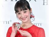 「佐々木希、真っ赤なドレス姿で登場　2020万円ジュエリーに「気分が高揚」」の画像1