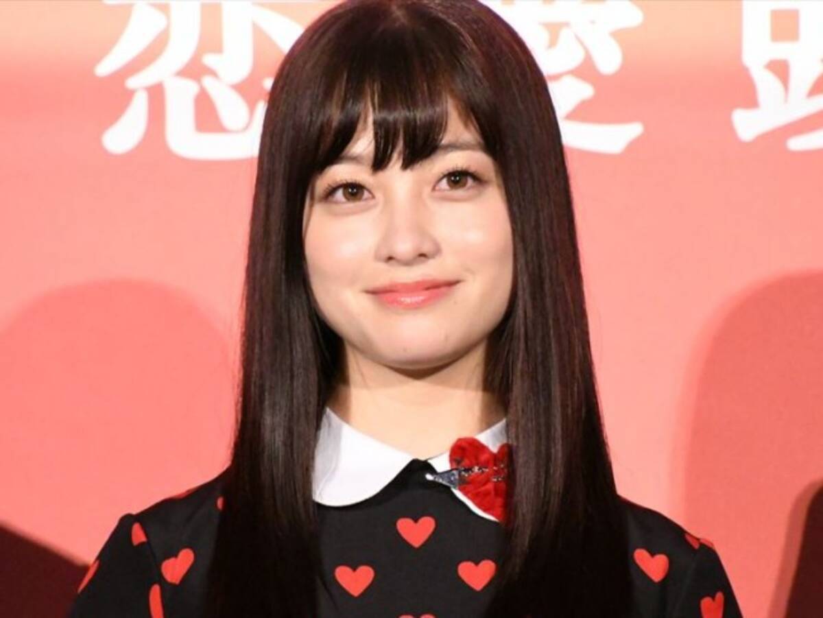 橋本環奈 茶髪 巻き髪の女子高生ルックがかわいすぎる 19年11月24日 エキサイトニュース