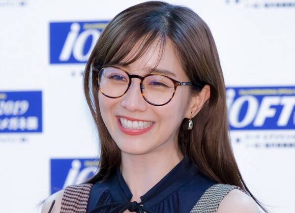 田中みな実の 美容法 に驚きの声 化粧水も胸まで 19年11月26日 エキサイトニュース