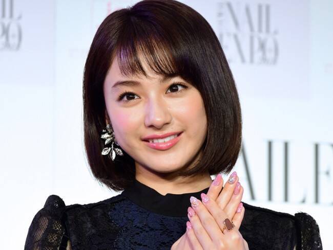 平祐奈の メイド姿 にファン絶賛 めちゃ可愛い 姉 愛梨 驚いたッ 19年11月27日 エキサイトニュース