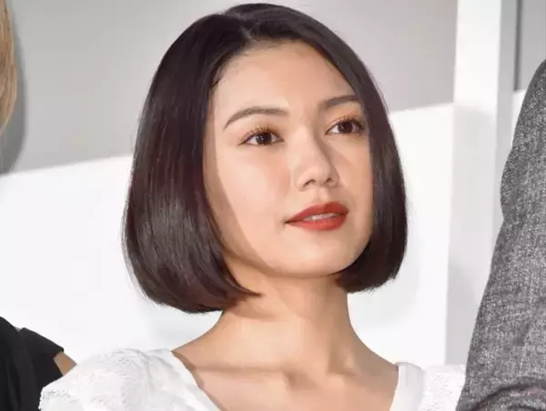 二階堂ふみ、ファン眼福のロリータ姿披露「激カワ」「前髪ありかわいい」