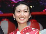 「大島優子、どアップショット　慣れないカラコンも「可愛すぎてコンタクトに目がいかない」の声」の画像1
