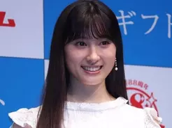 土屋太鳳 モデル顔負けスタイルのパパ公開で気になる 母の美貌 2020年6月26日 エキサイトニュース