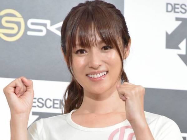 深田恭子 かわいい部屋着 白い水着でサーフィンする姿に反響 控えめに言って女神 年7月29日 エキサイトニュース