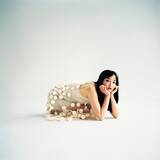 「広瀬すず、自然体の表情からプライベート感あふれるカットも　2021年カレンダー」の画像1