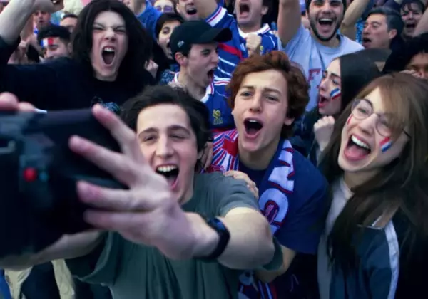 一番大変な撮影！『PLAY 25年分のラストシーン』仏サッカーW杯の熱狂を再現した本編映像