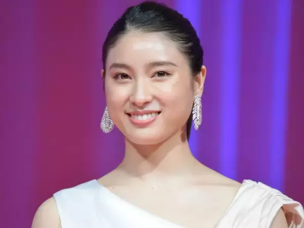 土屋太鳳、『鬼滅の刃』LiSAとの2ショットに反響「美女が2人」「同じ事務所なのびっくり」