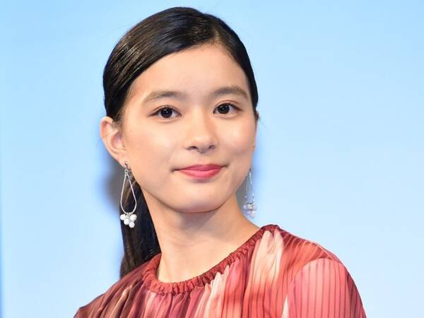 芳根京子 ほぼすっぴん 髪ボサボサのオフショットに スウェットでもホント愛しい の声 年12月13日 エキサイトニュース