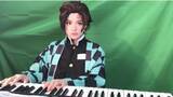 「美人ピアニスト・高木里代子、人生初の男装で披露「竈門炭治郎のうた」ピアノカバーが話題」の画像1