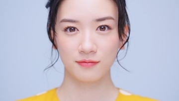 永野芽郁に大接近！ 美しいポージングとキュートな表情で魅力全開　CM動画3種公開