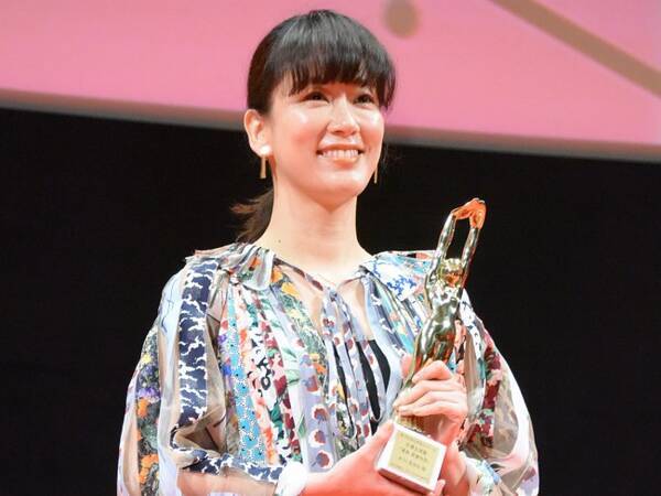 水川あさみ 女優主演賞受賞に夫 窪田正孝も祝福 とても喜んでくれてました と照れ笑い 21年2月17日 エキサイトニュース