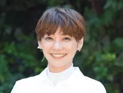 奇跡の48歳 中山忍の Jkミニスカ が可愛すぎて つきあいたい 21年3月5日 エキサイトニュース