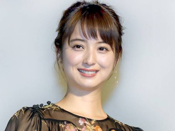 佐々木希 なんて可愛いの 小鳥を頭に乗せてニッコリ ファン あなたが1番可愛い 21年4月2日 エキサイトニュース