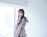 「鷲見玲奈、“異例のボリューム”68ページのカレンダー　表紙＆掲載カット公開」の画像1