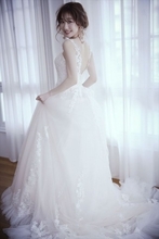 柏木由紀、美しいウエディングドレス姿に　20代最後の大人っぽい花嫁姿に大満足