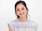 「「まるで少女のよう」　佐々木希、10cmのヘアカット＆カラーで清楚な雰囲気に」の画像1