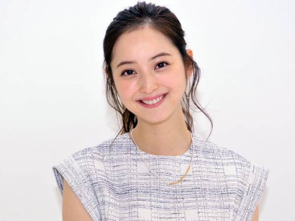 まるで少女のよう 佐々木希 10cmのヘアカット カラーで清楚な雰囲気に 21年4月26日 エキサイトニュース