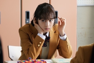 『ネメシス』第4話　“アンナ”広瀬すず、女子高生に扮装して潜入捜査