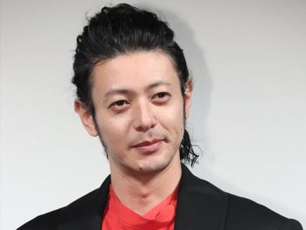 大豆田とわ子 オダギリジョー 怖いけどカッコいい スーツ姿 オフショットに反響 21年5月27日 エキサイトニュース 大豆田とわ子 オダギリジョー 怖いけどカッコいい スーツ姿 オフショットに反響 21年5月27日 エキサイトニュース