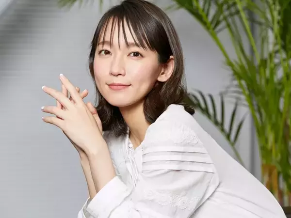 吉岡里帆、黒レースの透けワンピで魅了　「超絶かわいい」「可愛すぎるでしょ」の声
