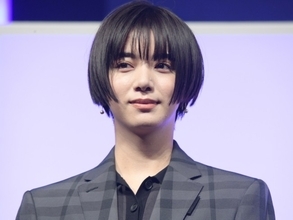 池田エライザ、シックなミニ丈衣装で会場魅了　スマホ撮影映画に意欲「私も挑戦してみたい」